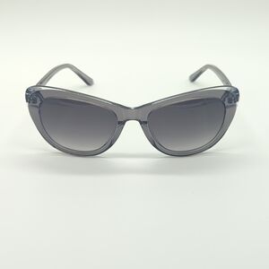 Elegant Gray Cat-Eye Sunglasses